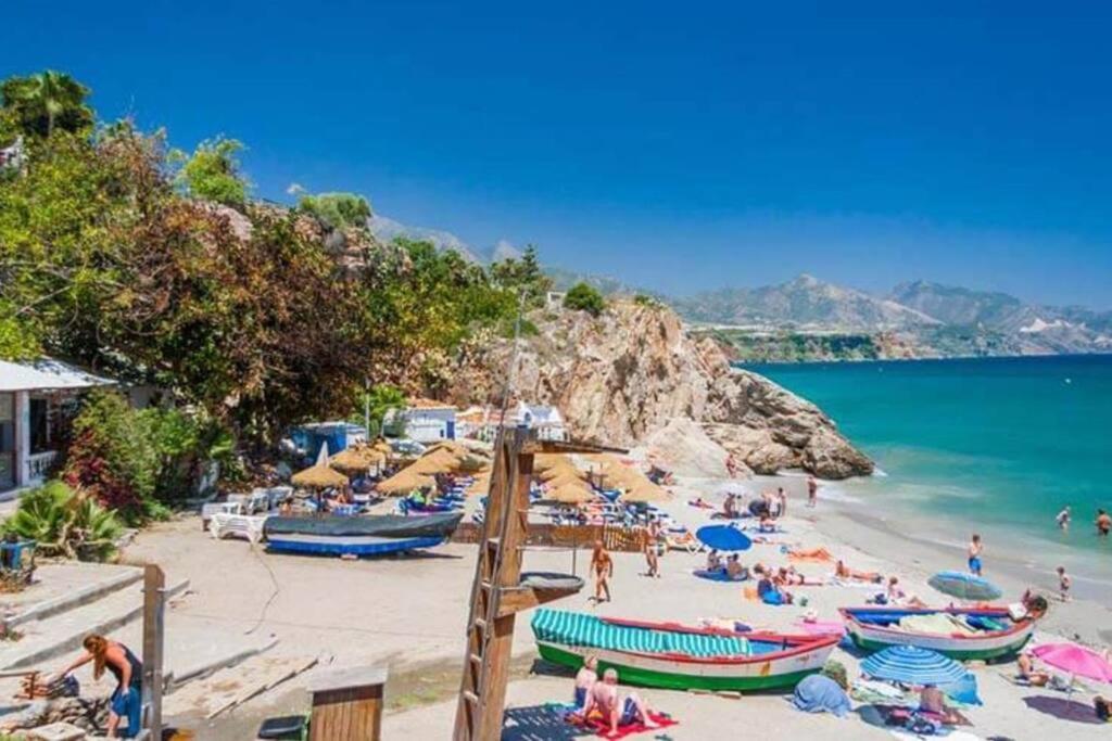 Bajo Playazo Jimena 6 Apartment Нерха Екстериор снимка